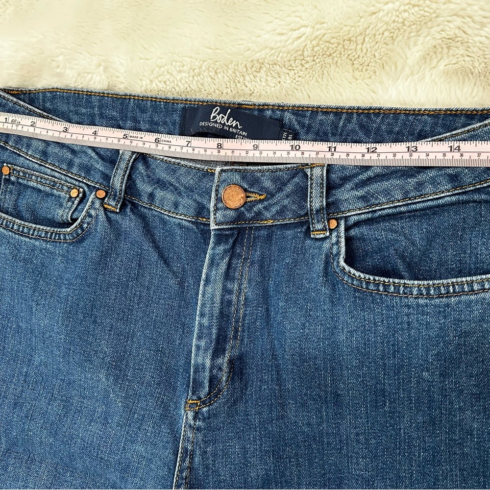 Boden High Rise, Cropped Wide-leg Jeans in Deep Blue - Picture 6 of 11